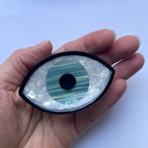 Butterfly Hair Clip PROTECTIVE EYE 3” NWOT Accessory